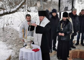 В Василовке освятили источник