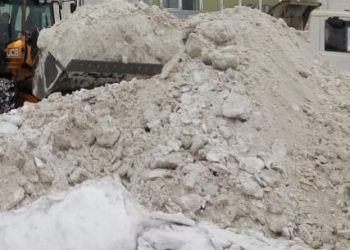 Житель Трёхгорного возмущается качеством уборки снега во дворах