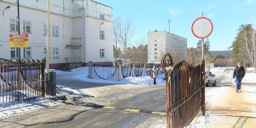 Внимание! Шлагбаум! Проезд на территорию медсанчасти будет ограничен