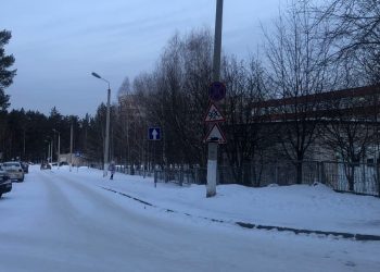 Возле школы 110 организовано одностороннее движение