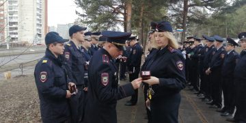 Полицейские Трёхгорного перешли на летнюю форму одежды