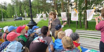 Библиотекари провели для детей патриотическую акцию «Лента памяти»