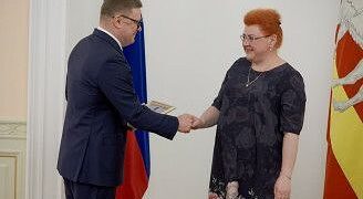 Бухгалтер МУ «Дом-интернат» Алёна Гайнуллина награждена премией губернатора Челябинской области