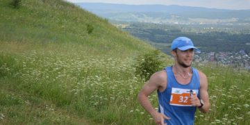 Иван Запонов показал лучшее время на полумарафоне в Симе