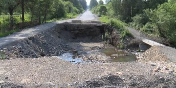 Подрядчики приступают к строительно-монтажным работам по восстановлению моста через ручей Смольный