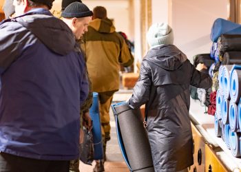 Глава Трёхгорного просит помочь мобилизованным спальниками и ковриками