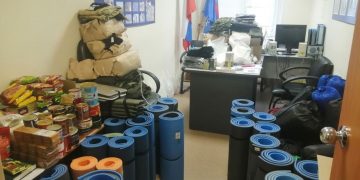 Трёхгорненцы собирают необходимые вещи для мобилизованных земляков