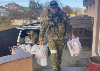 Волонтеры «Единой России» помогают жителям Херсона, находящимся в пунктах временного размещения