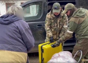 «Единая Россия» эвакуировала из Херсонской области учительницу и ее маломобильную маму