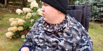 В Трёхгорном объявили сбор средств для приобретения новой коляски Артёму Волобуеву