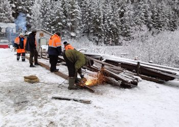 В администрации Трёхгорного рассказали, почему строительство моста через Смольный ручей затягивается