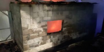 Ночной пожар в «Красногорце» уничтожил кровлю домов и бани