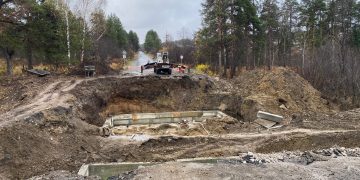 Подрядчик дал обязательства 3 ноября возобновить строительство моста через ручей Смольный