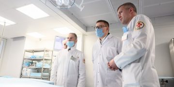 Алексей Текслер осмотрел новый оперблок Челябинской областной больницы