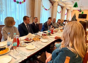 Руководители Трёхгорного и Приборостроительного завода встретились с родственниками мобилизованных горожан