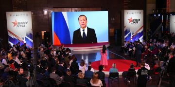 «Единая Россия» совместно с Минпросвещения провели первый Всероссийский форум «Школа Героя»