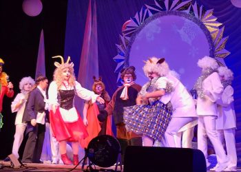 Отличники и активисты Трёхгорного первыми посмотрели новогоднюю сказку