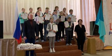 В Трёхгорном ученикам начальных классов школы 106 вручили белые пояса от Федерации дзюдо России