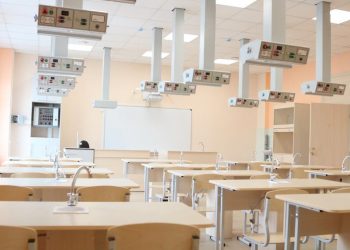 Андрей Турчак раскритиковал регионы за срыв сроков проведения капремонта школ