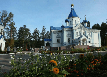 Благотворители помогут приходу Свято-Покровского храма Трёхгорного в благоустройстве территории