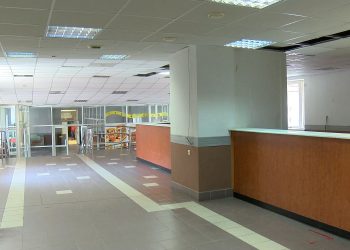 Первый этаж взрослой поликлиники ждёт ремонт