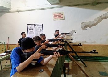 Десятиклассники прошли военную подготовку