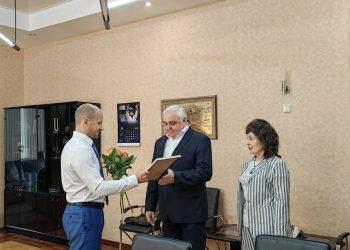 Семье Кожемякиных вручена благодарность командира Комендантского батальона 392-ого мотострелкового полка