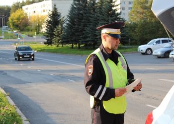 В Трёхгорном водитель такси сел за руль в нетрезвом виде