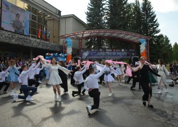 В Трёхгорном 116 выпускников 11-ых классов попрощались со школой