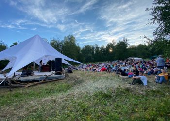 Выпускники ДШИ Трёхгорного исполнили «Классику в горах»