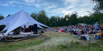 Выпускники ДШИ Трёхгорного исполнили «Классику в горах»