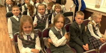 День знаний в Трёхгорном: за парты сели более трёх тысяч школьников