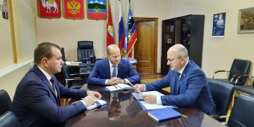 Трёхгорный с рабочим визитом посетил сенатор РФ Олег Цепкин