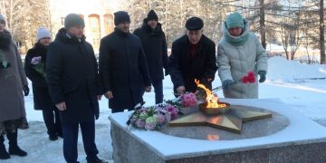 В Трехгорном почтили память Героев России