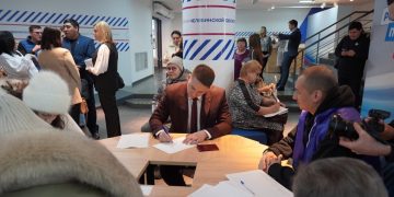 В Челябинской области проходит Единый день сбора подписей в поддержку выдвижения Владимира Путина на выборах Президента