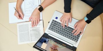 Для тех, кто учит и учится: Сферум запускает обновленный курс для педагогов