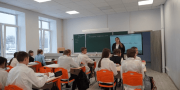 Капремонты школ, детсадов и техникумов: «Единая Россия» и Минпросвещения обсудили с регионами реализацию президентских программ