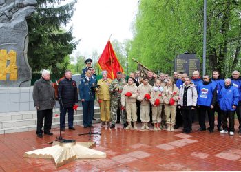 «Единая Россия»: Вечные огни зажглись на 22 мемориальных комплексах в 11 регионах