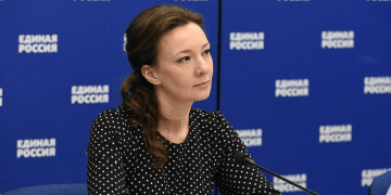 Анна Кузнецова: Общественные приёмные «Единой России» стали настоящим фронтом борьбы за интересы людей – семей, детей, пенсионеров, участников СВО