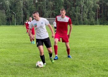 СКиК продолжает борьбу за медали на чемпионате области по футболу