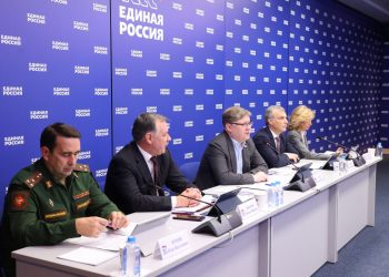 Трудоустройство участников СВО, профориентация подростков, переподготовка кадров: партпроект «Моя карьера с Единой Россией» представил итоги работы с начала года