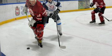 Хоккеисты Трехгорного начали новый сезон с двух поражений