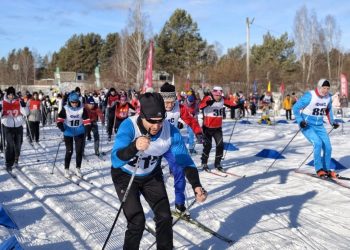 Жители Трехгорного вышли на старт Всероссийской гонки «Лыжня России»