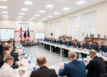 Главы 12 территорий области собрались в Трехгорном для выработки общей стратегии