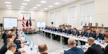 Главы 12 территорий области собрались в Трехгорном для выработки общей стратегии